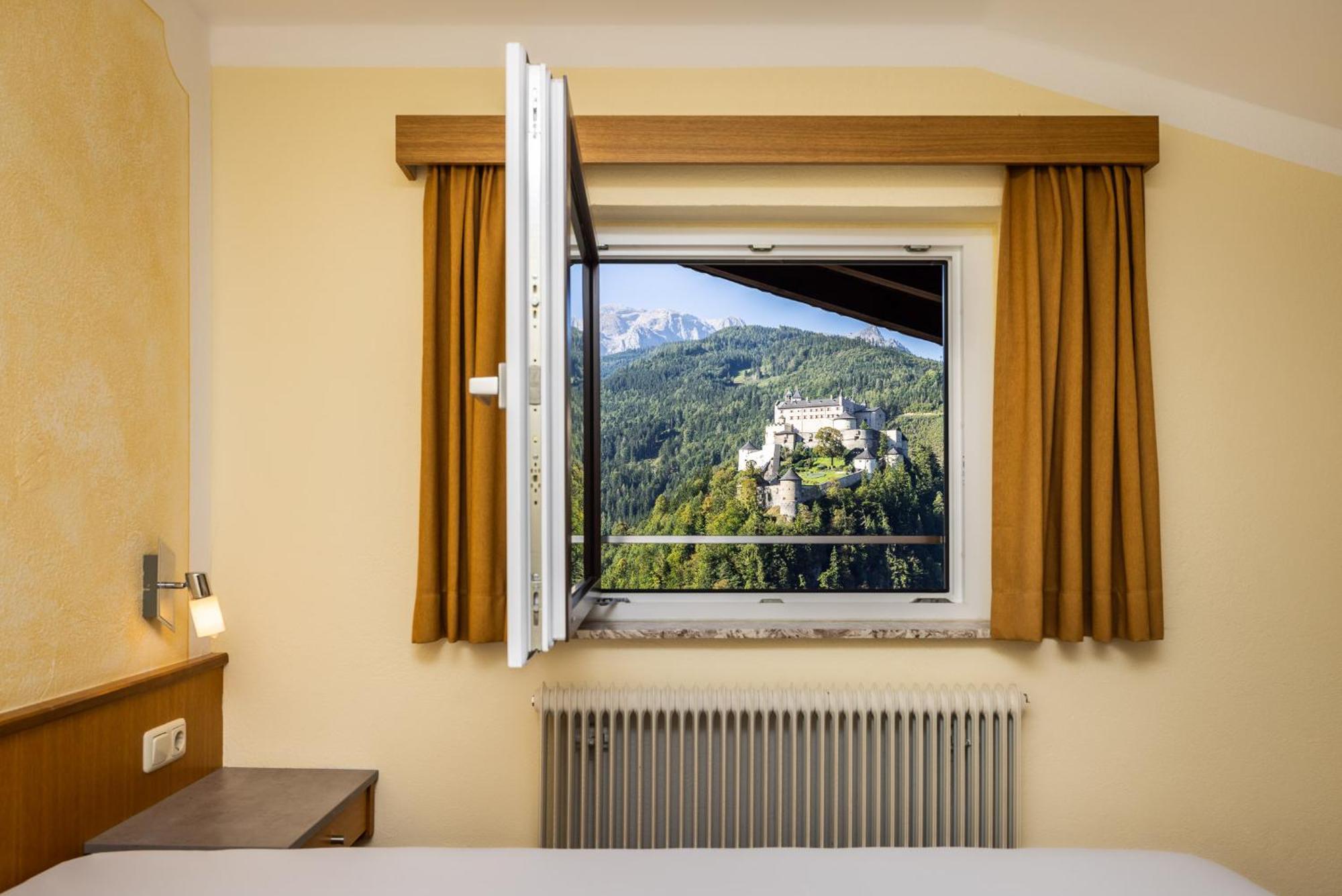 Der Burgblick-Adults Only Hotel Верфен Екстериор снимка