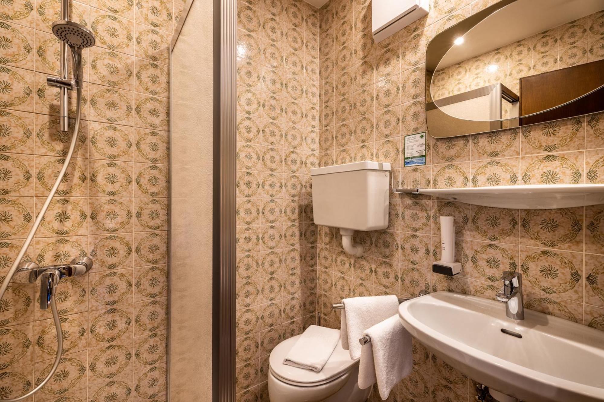 Der Burgblick-Adults Only Hotel Верфен Екстериор снимка